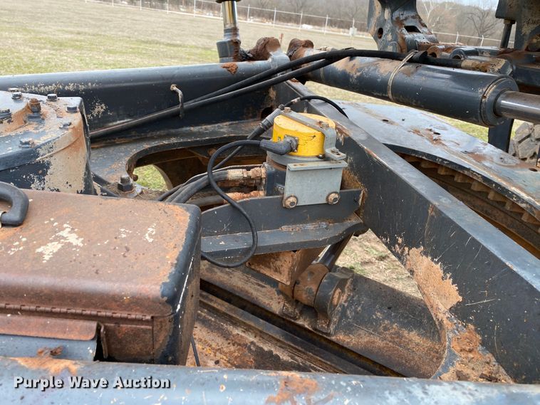 image for item DL7045 2008 John Deere 772D  motor grader