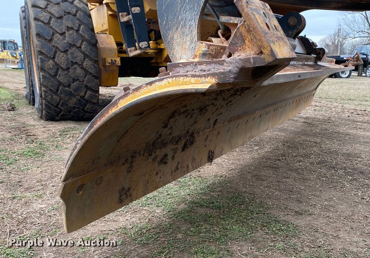 image for item DL7045 2008 John Deere 772D  motor grader