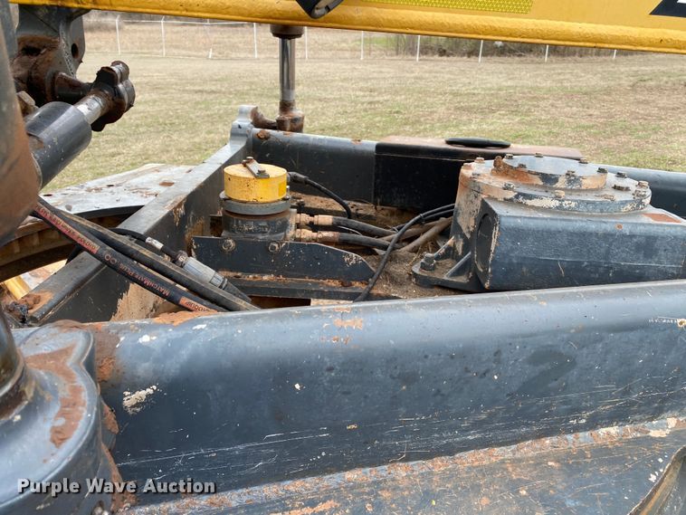 image for item DL7045 2008 John Deere 772D  motor grader