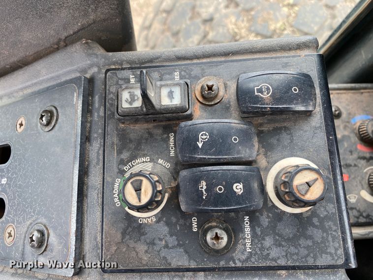 image for item DL7045 2008 John Deere 772D  motor grader