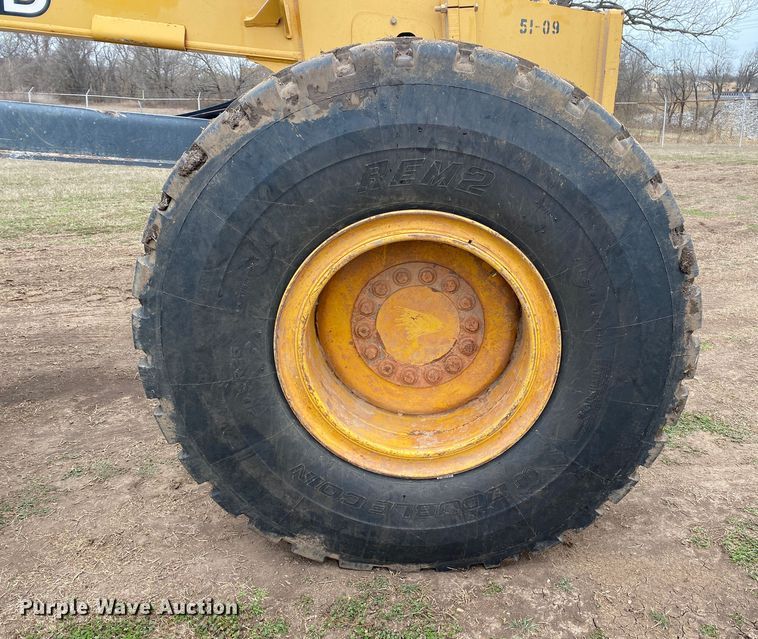 image for item DL7045 2008 John Deere 772D  motor grader