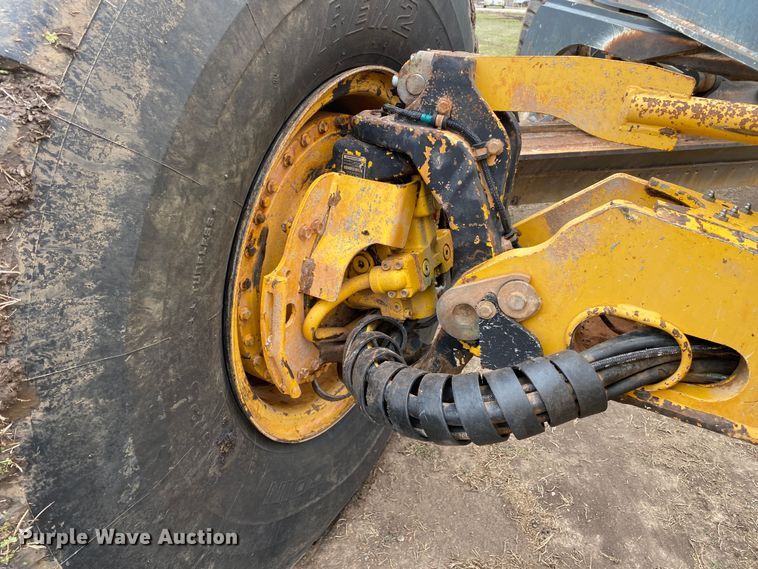 image for item DL7045 2008 John Deere 772D  motor grader