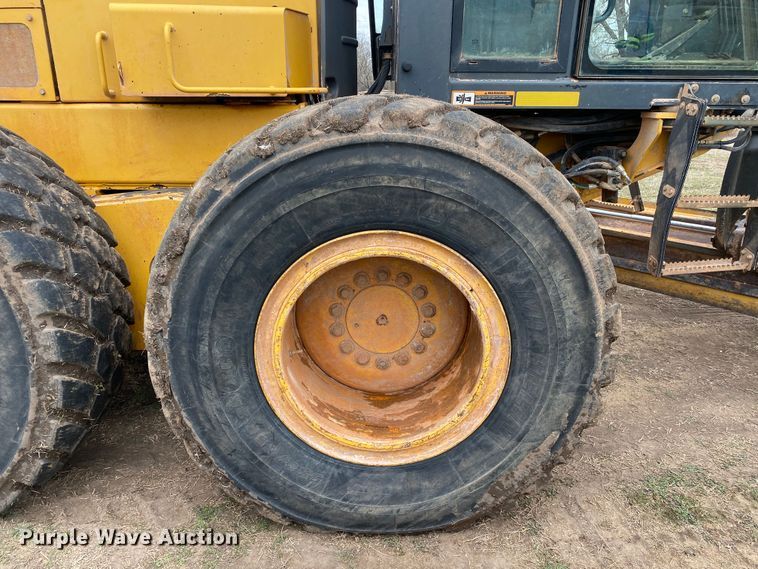 image for item DL7045 2008 John Deere 772D  motor grader