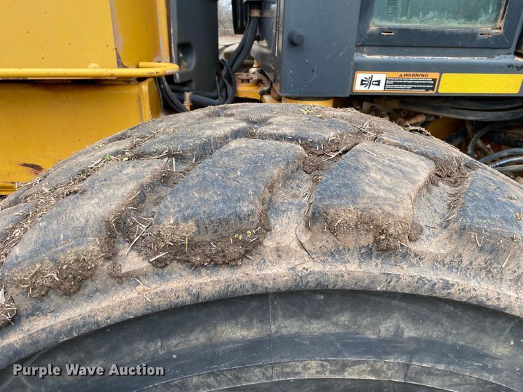 image for item DL7045 2008 John Deere 772D  motor grader