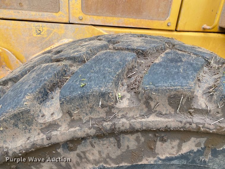 image for item DL7045 2008 John Deere 772D  motor grader