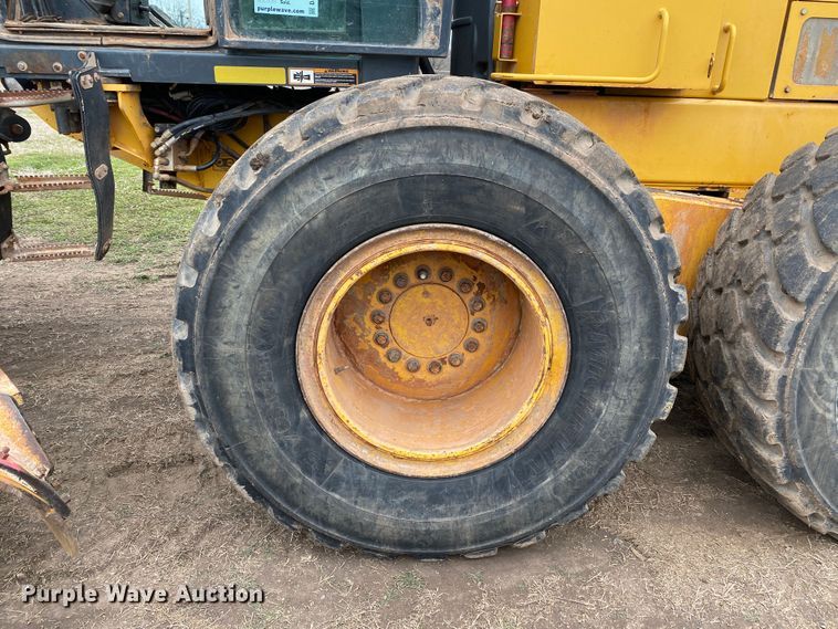 image for item DL7045 2008 John Deere 772D  motor grader