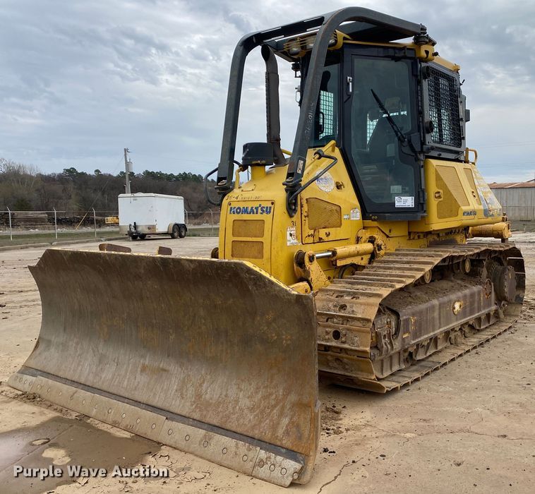 image for item DL7046 2010 Komatsu D51EX-22  dozer