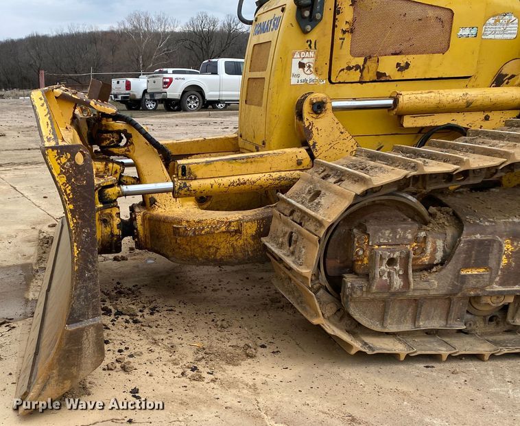 image for item DL7046 2010 Komatsu D51EX-22  dozer