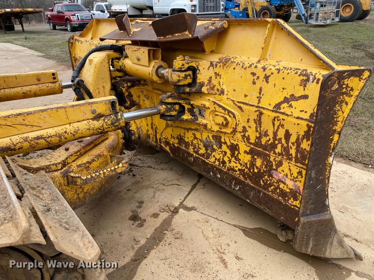 image for item DL7046 2010 Komatsu D51EX-22  dozer