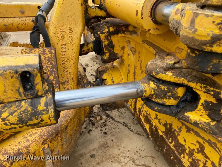 image for item DL7046 2010 Komatsu D51EX-22  dozer