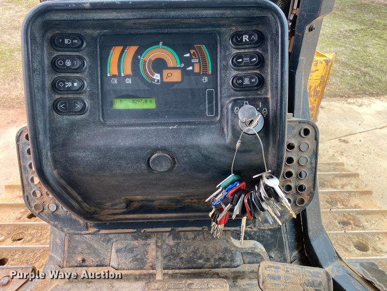 image for item DL7046 2010 Komatsu D51EX-22  dozer