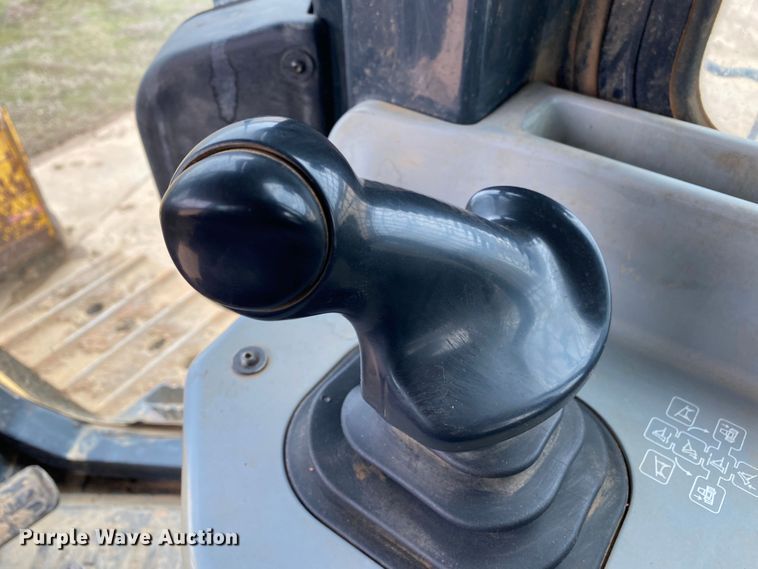 image for item DL7046 2010 Komatsu D51EX-22  dozer