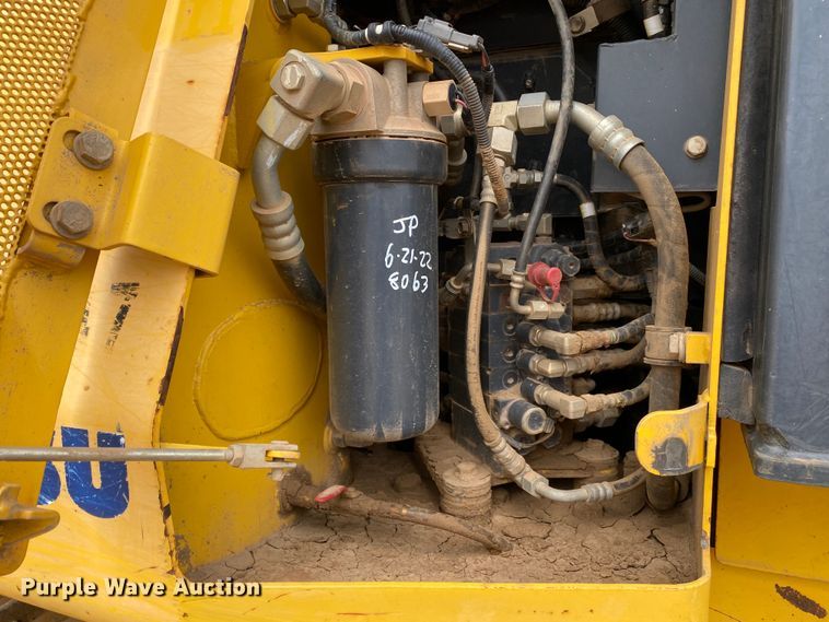 image for item DL7046 2010 Komatsu D51EX-22  dozer