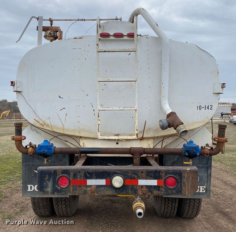 image for item DL7047 1995 GMC Top Kick  water truck