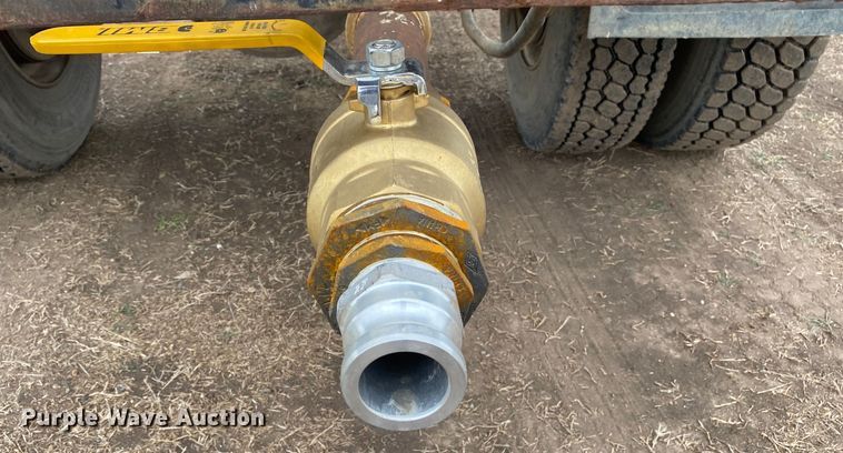 image for item DL7047 1995 GMC Top Kick  water truck