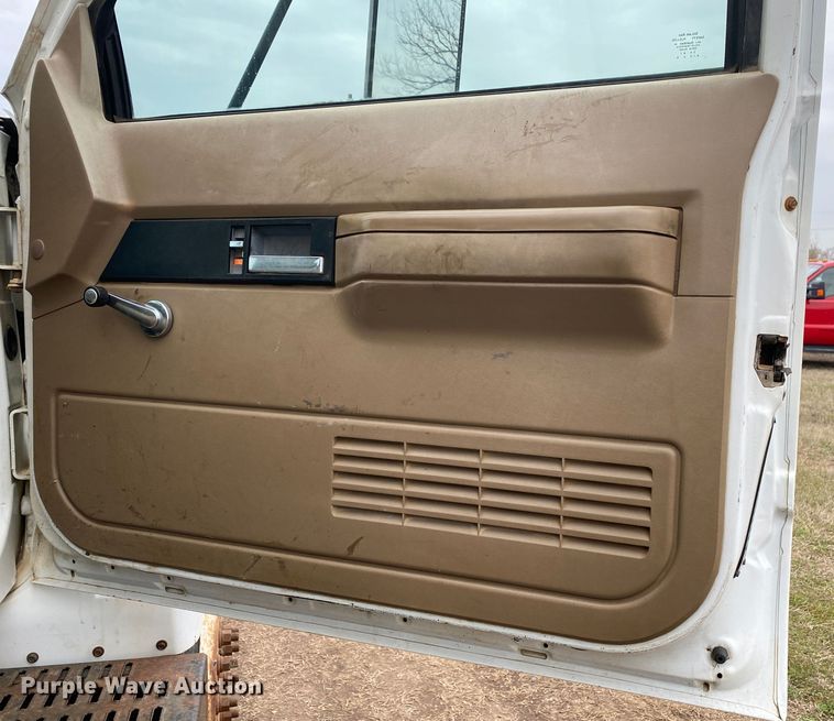 image for item DL7047 1995 GMC Top Kick  water truck