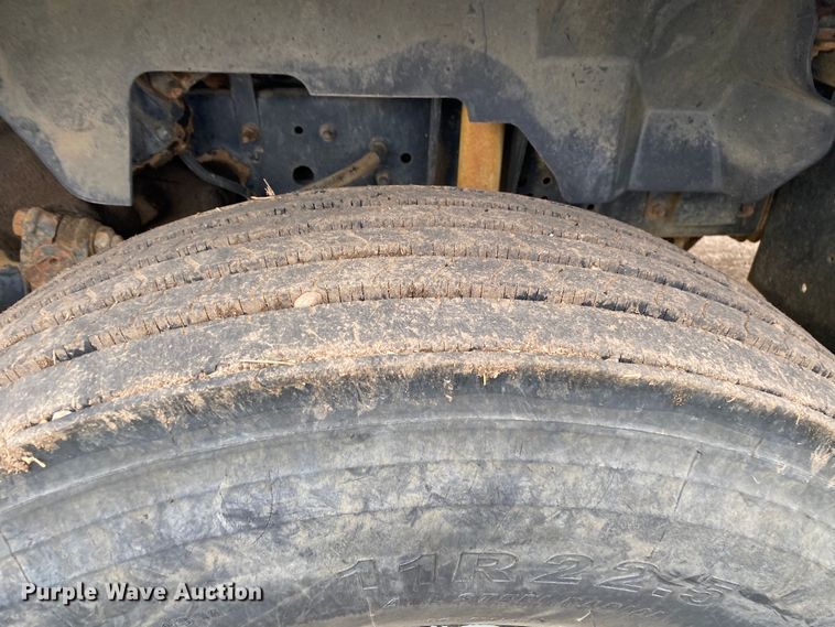 image for item DL7047 1995 GMC Top Kick  water truck