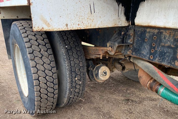 image for item DL7047 1995 GMC Top Kick  water truck