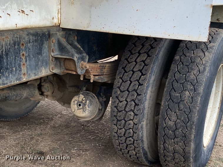 image for item DL7047 1995 GMC Top Kick  water truck