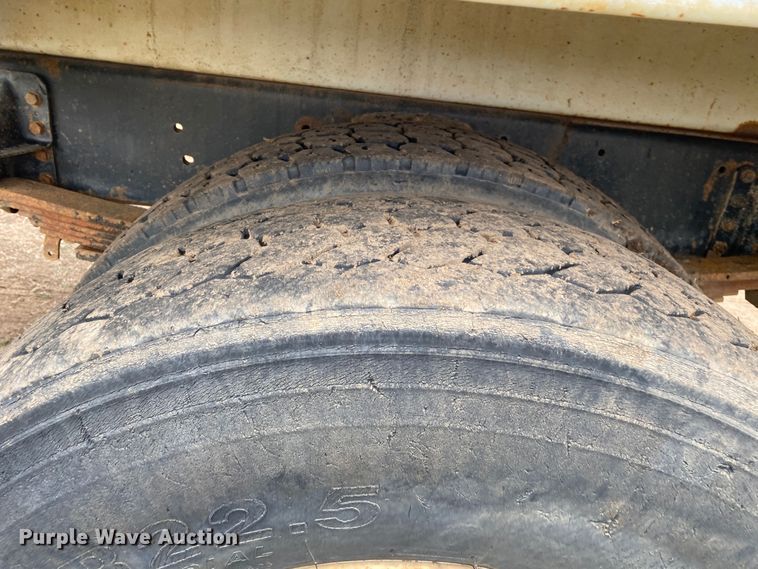 image for item DL7047 1995 GMC Top Kick  water truck