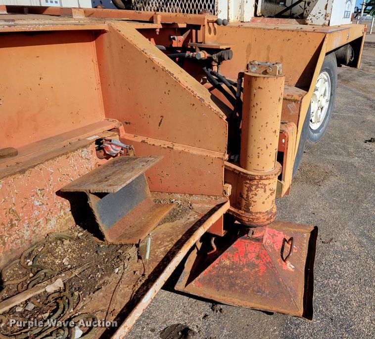 image for item DM8229 1990 Link Belt HC-78C  crane