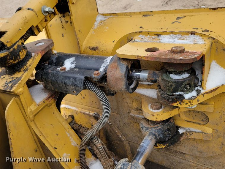 image for item DM8230 2013 Caterpillar D4K2 LGP  dozer