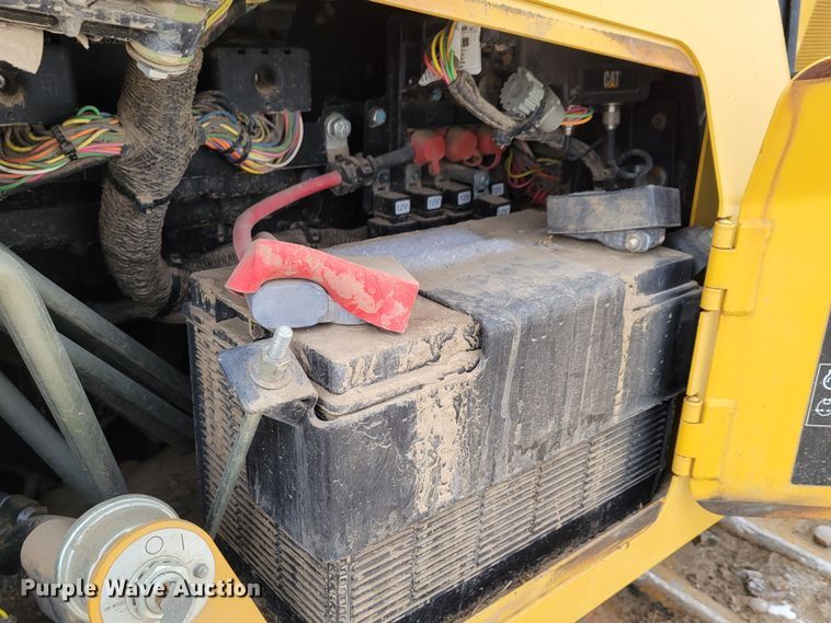 image for item DM8230 2013 Caterpillar D4K2 LGP  dozer