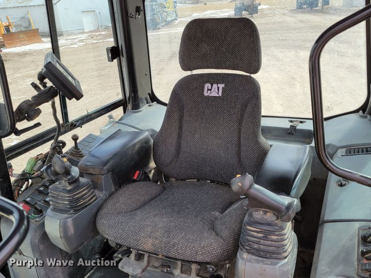 image for item DM8230 2013 Caterpillar D4K2 LGP  dozer