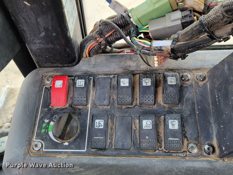 image for item DM8230 2013 Caterpillar D4K2 LGP  dozer