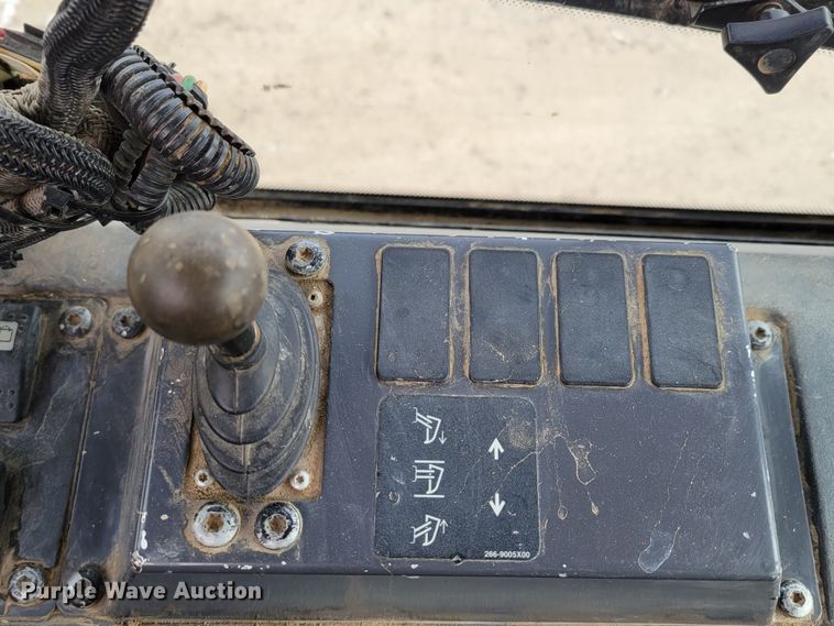 image for item DM8230 2013 Caterpillar D4K2 LGP  dozer