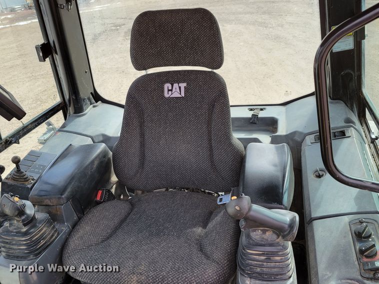 image for item DM8230 2013 Caterpillar D4K2 LGP  dozer