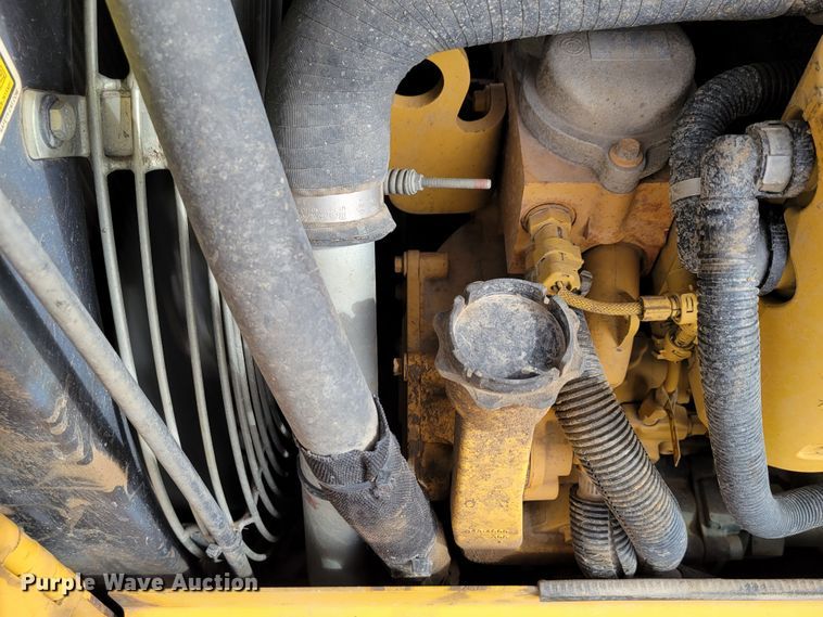 image for item DM8230 2013 Caterpillar D4K2 LGP  dozer