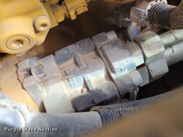 image for item DM8230 2013 Caterpillar D4K2 LGP  dozer