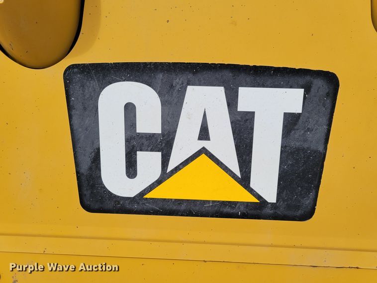 image for item DM8230 2013 Caterpillar D4K2 LGP  dozer