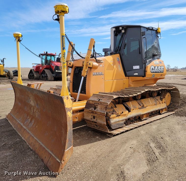 image for item DM8231 2012 Case 1650L  dozer