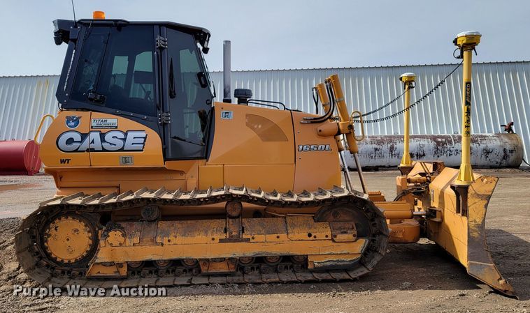 image for item DM8231 2012 Case 1650L  dozer