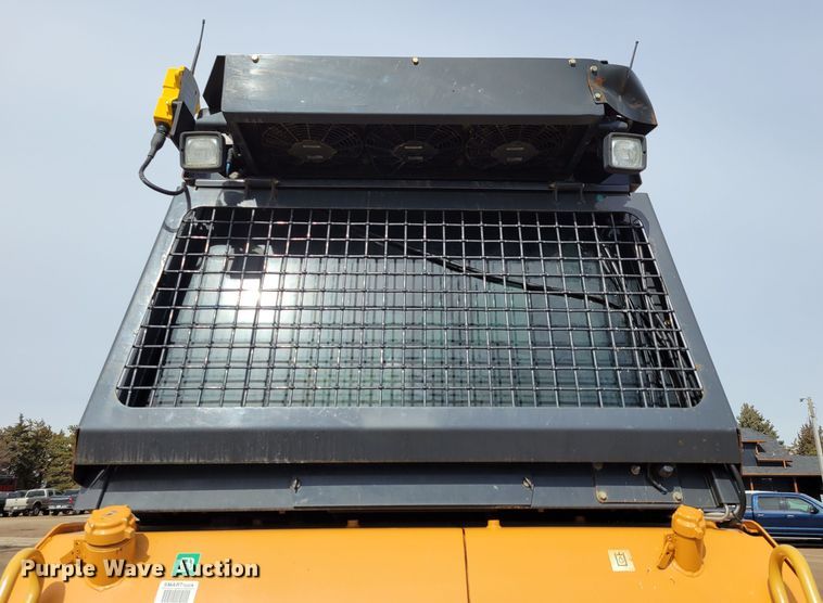 image for item DM8231 2012 Case 1650L  dozer