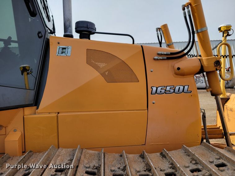 image for item DM8231 2012 Case 1650L  dozer