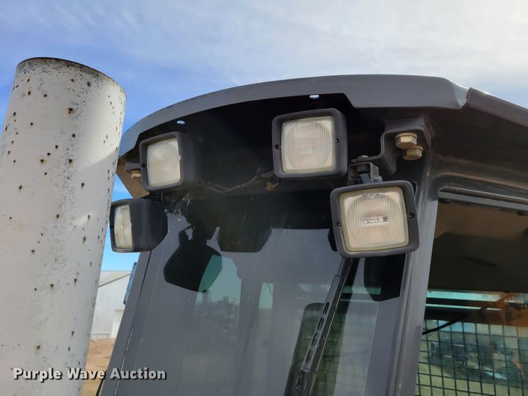 image for item DM8231 2012 Case 1650L  dozer