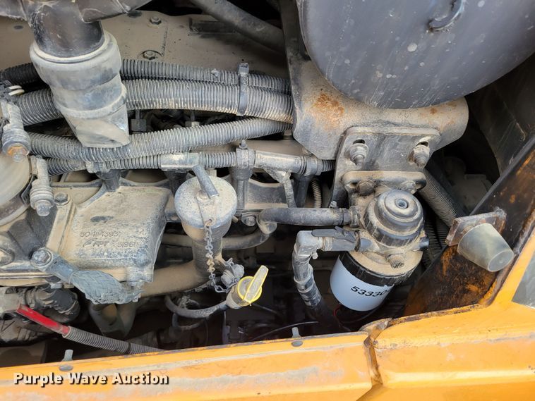 image for item DM8231 2012 Case 1650L  dozer