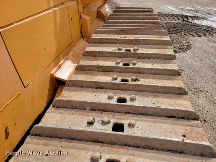 image for item DM8231 2012 Case 1650L  dozer