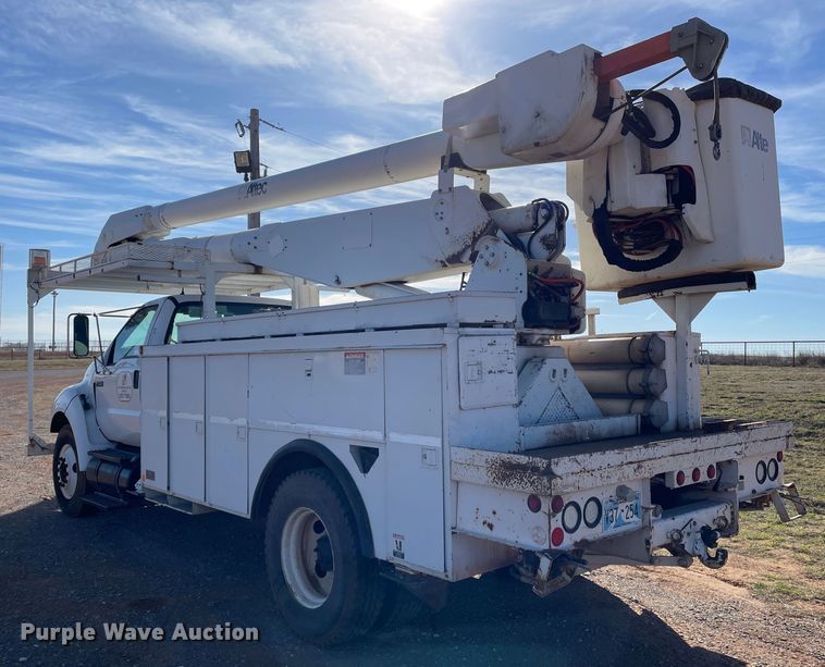 image for item DN4551 2006 Ford F750 Super Duty  bucket truck
