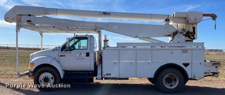 image for item DN4551 2006 Ford F750 Super Duty  bucket truck