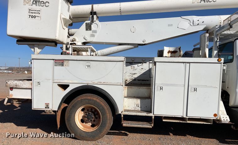 image for item DN4551 2006 Ford F750 Super Duty  bucket truck