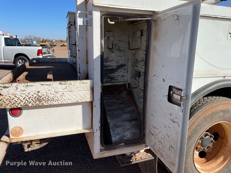 image for item DN4551 2006 Ford F750 Super Duty  bucket truck