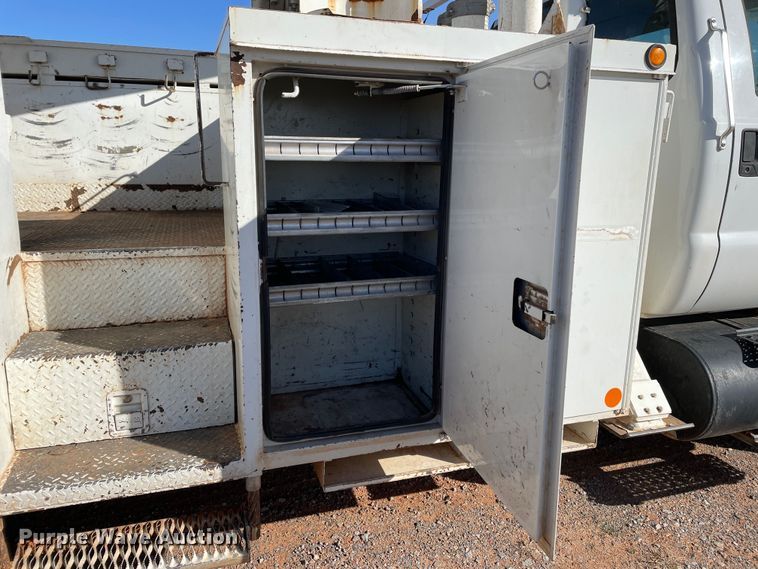 image for item DN4551 2006 Ford F750 Super Duty  bucket truck