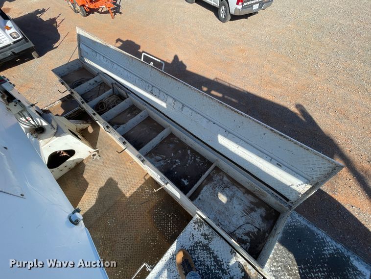 image for item DN4551 2006 Ford F750 Super Duty  bucket truck