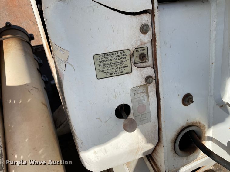 image for item DN4551 2006 Ford F750 Super Duty  bucket truck