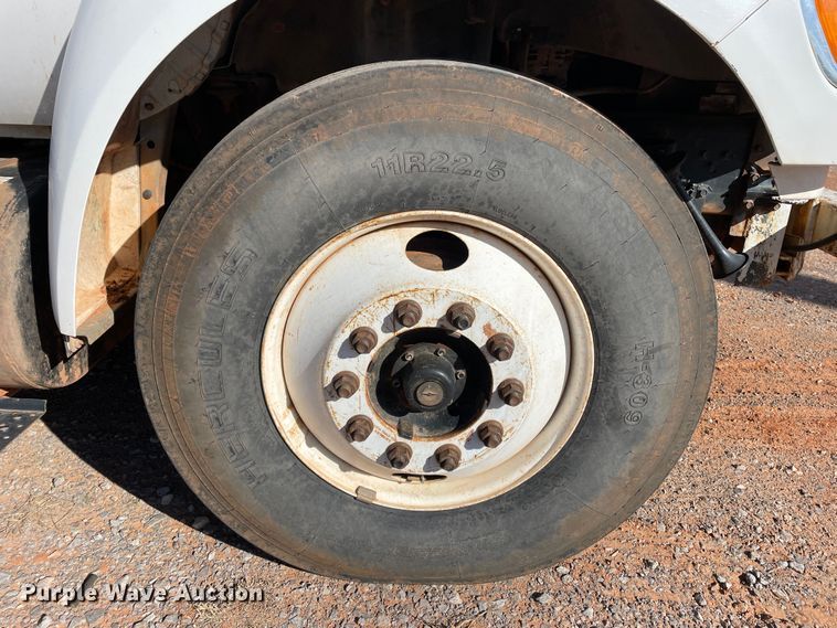 image for item DN4551 2006 Ford F750 Super Duty  bucket truck