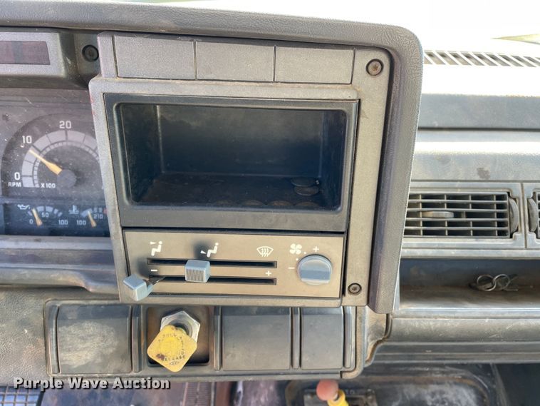 image for item DN4552 1998 Chevrolet C6500  line tensioner truck